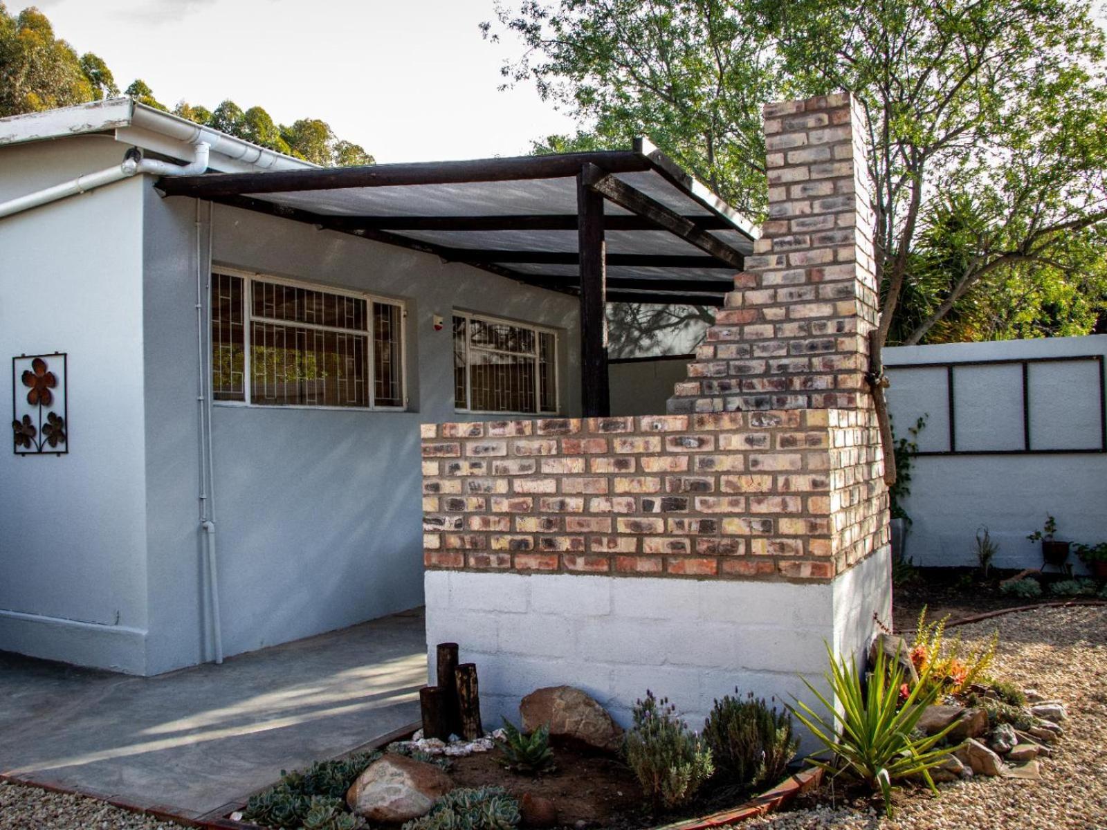 18 On Mark Willowmore Exterior photo